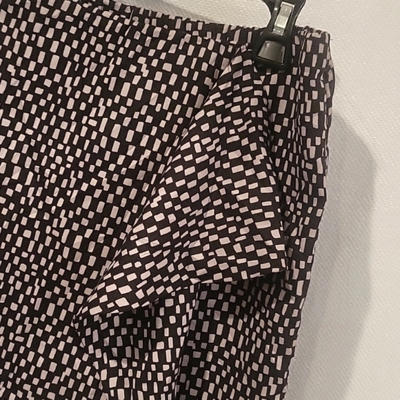 Vince Camuto Wrap skirt zip up Black & Beige size 4 - Picture 3 of 8